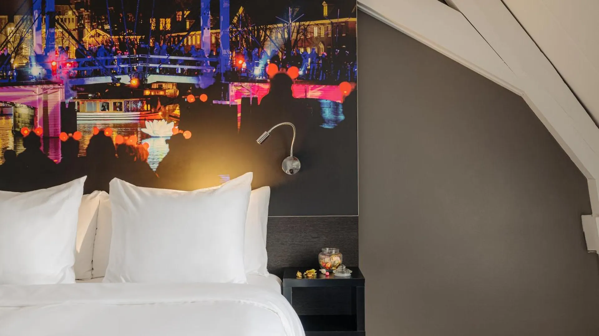 The Manor Amsterdam Hotel